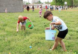 041526 obion egg hunt