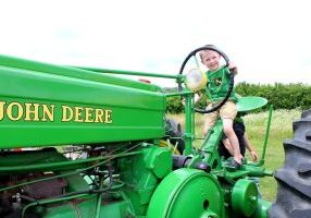 061026 DPA tractor show
